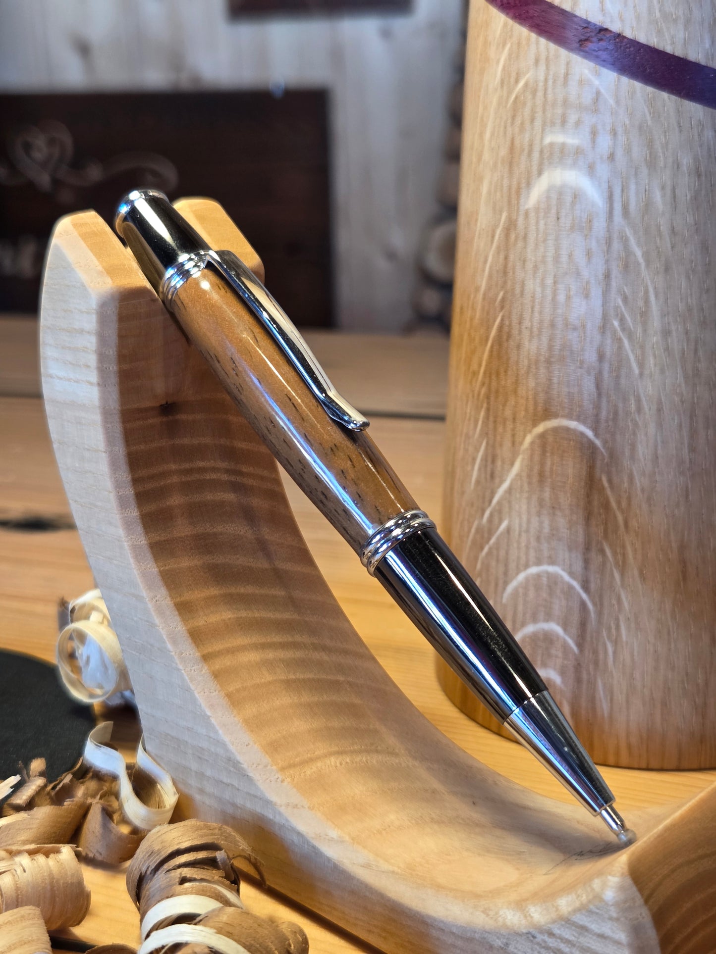 Gatsby roller in iroko