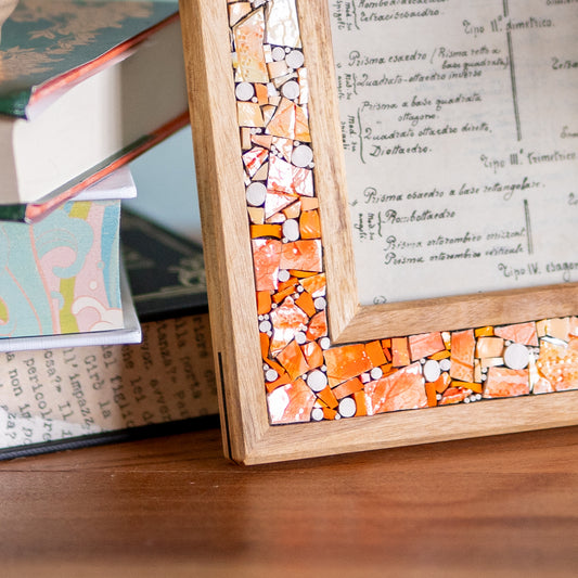 Cornice portafoto in legno e mosaico