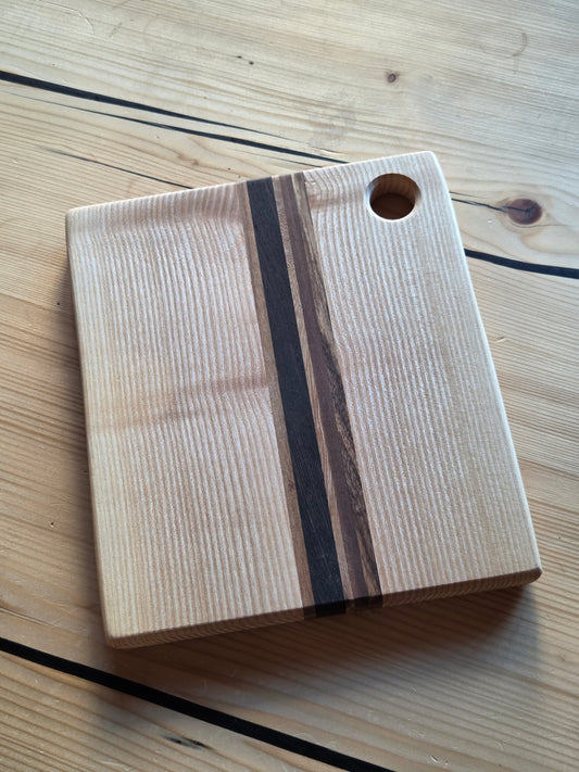Tagliere in frassino bordo naturale