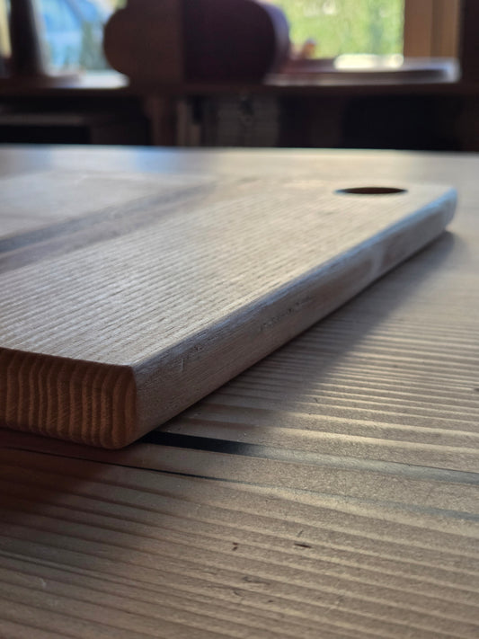 Tagliere in frassino bordo naturale