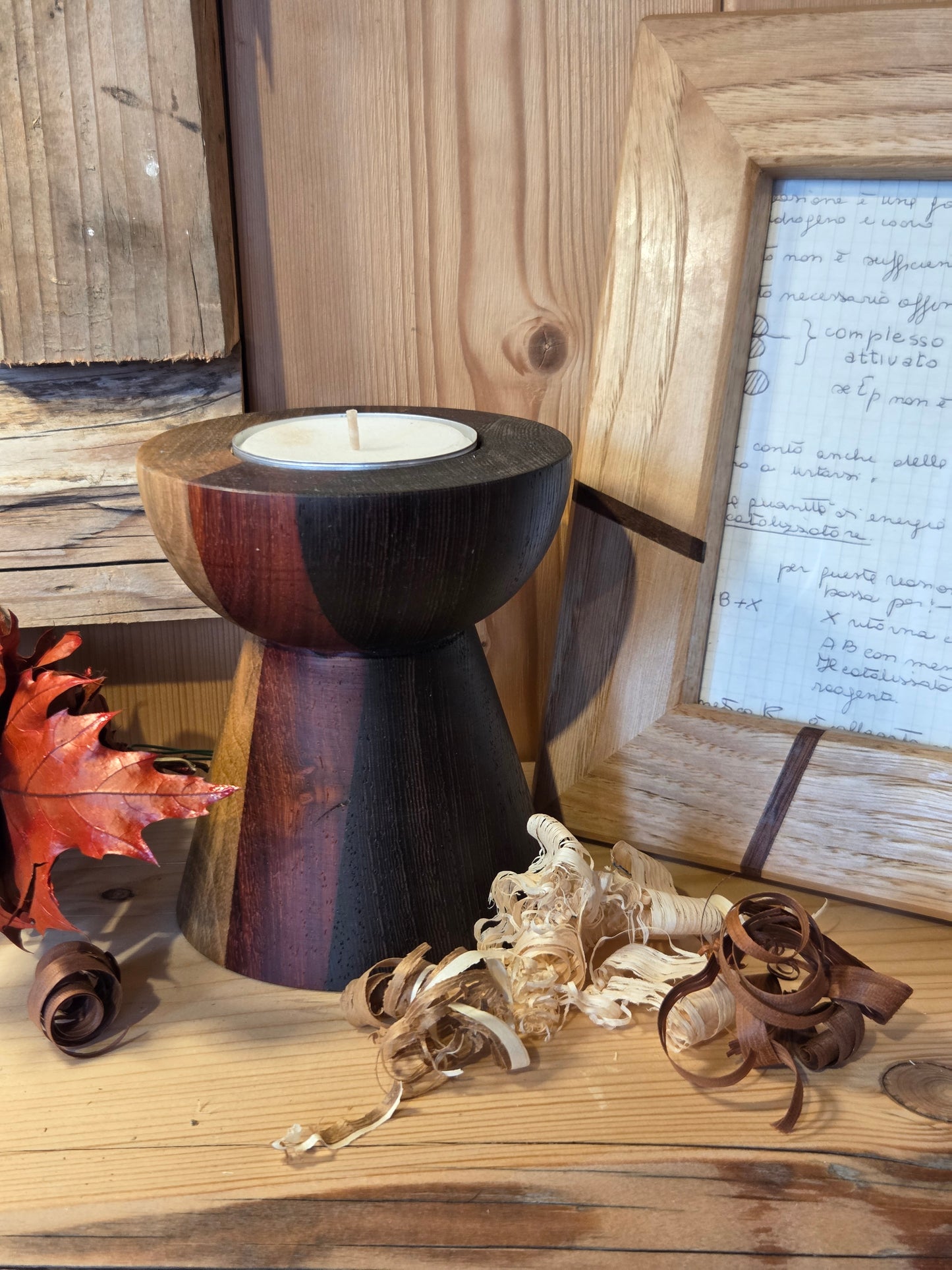 Portacandela in noce, padouk e wenge