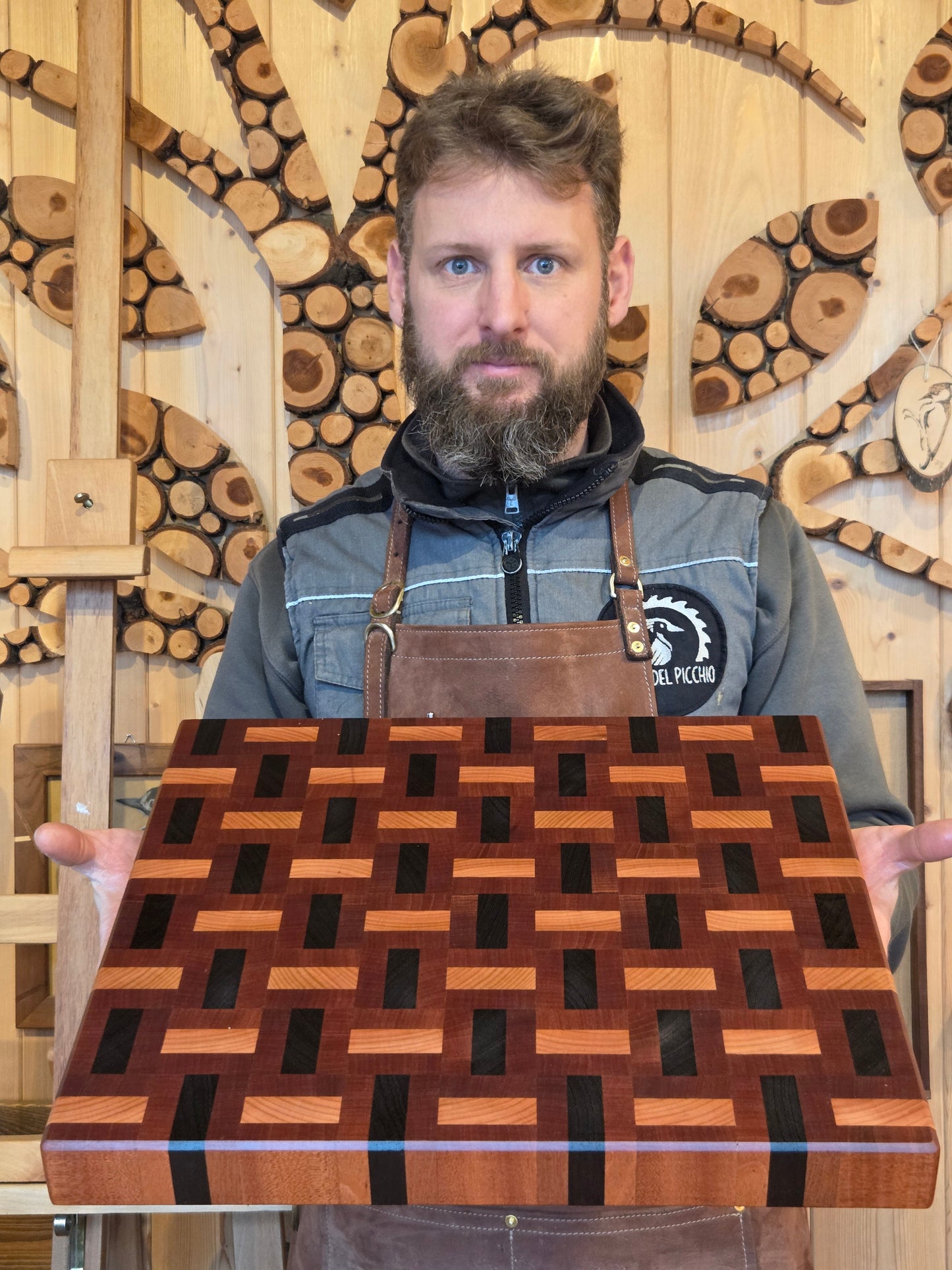 Grande tagliere geometrico in mogano 40x45