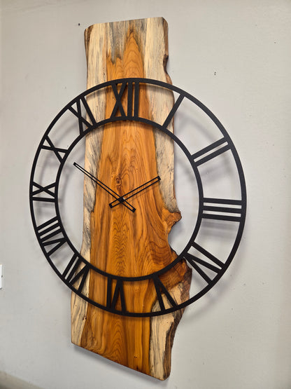 Grande orologio da parete in legno di tasso