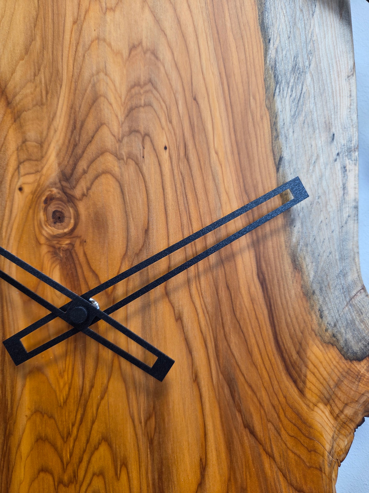 Grande orologio da parete in legno di tasso