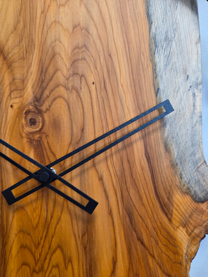 Grande orologio da parete in legno di tasso