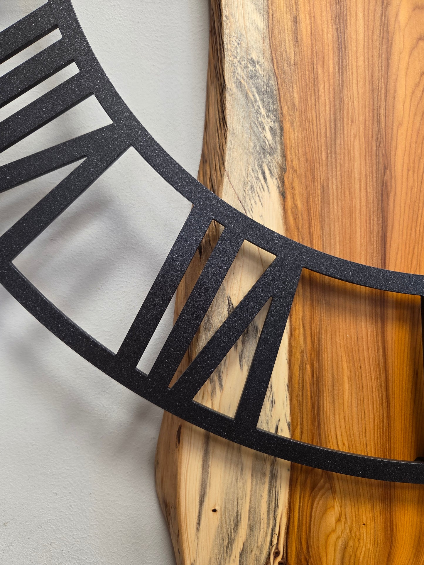 Grande orologio da parete in legno di tasso