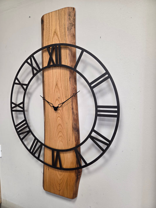 Grande orologio da parete in ciliegio