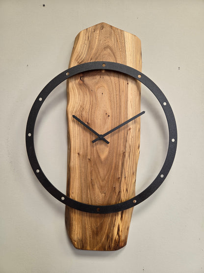 Orologio da muro in olmo