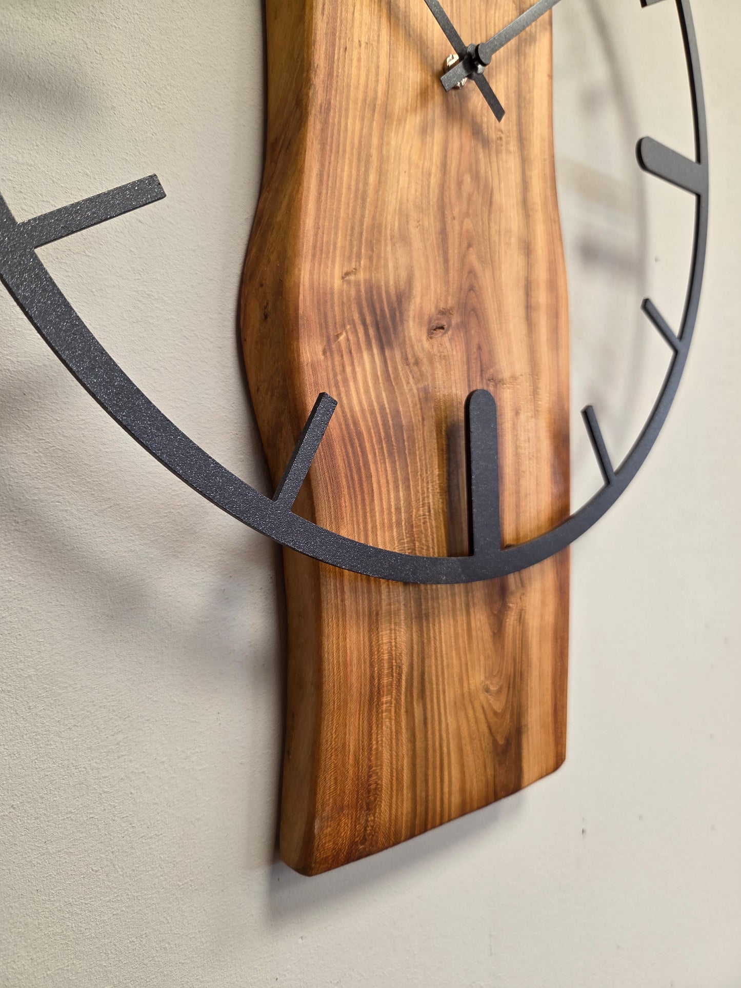 Orologio da muro in ciliegio