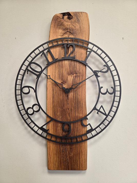 Orologio da muro in acacia antica