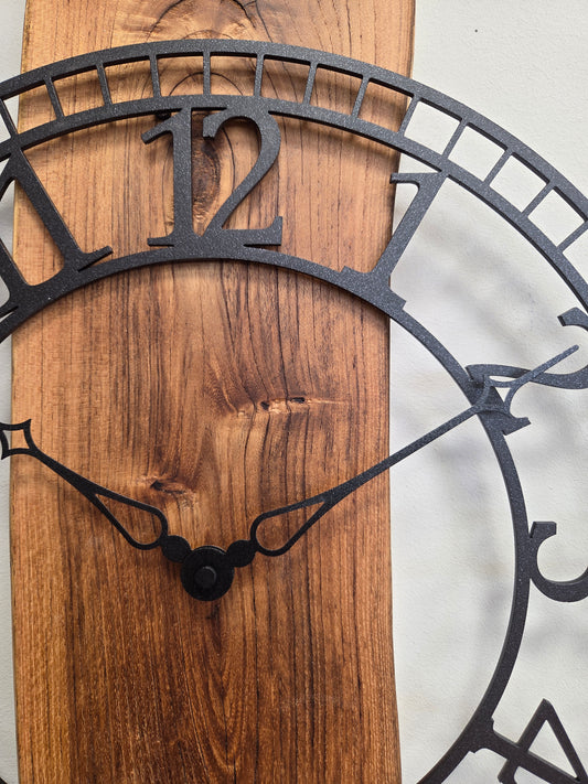 Orologio da muro in acacia antica