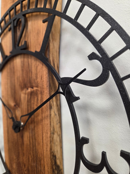 Orologio da muro in acacia antica