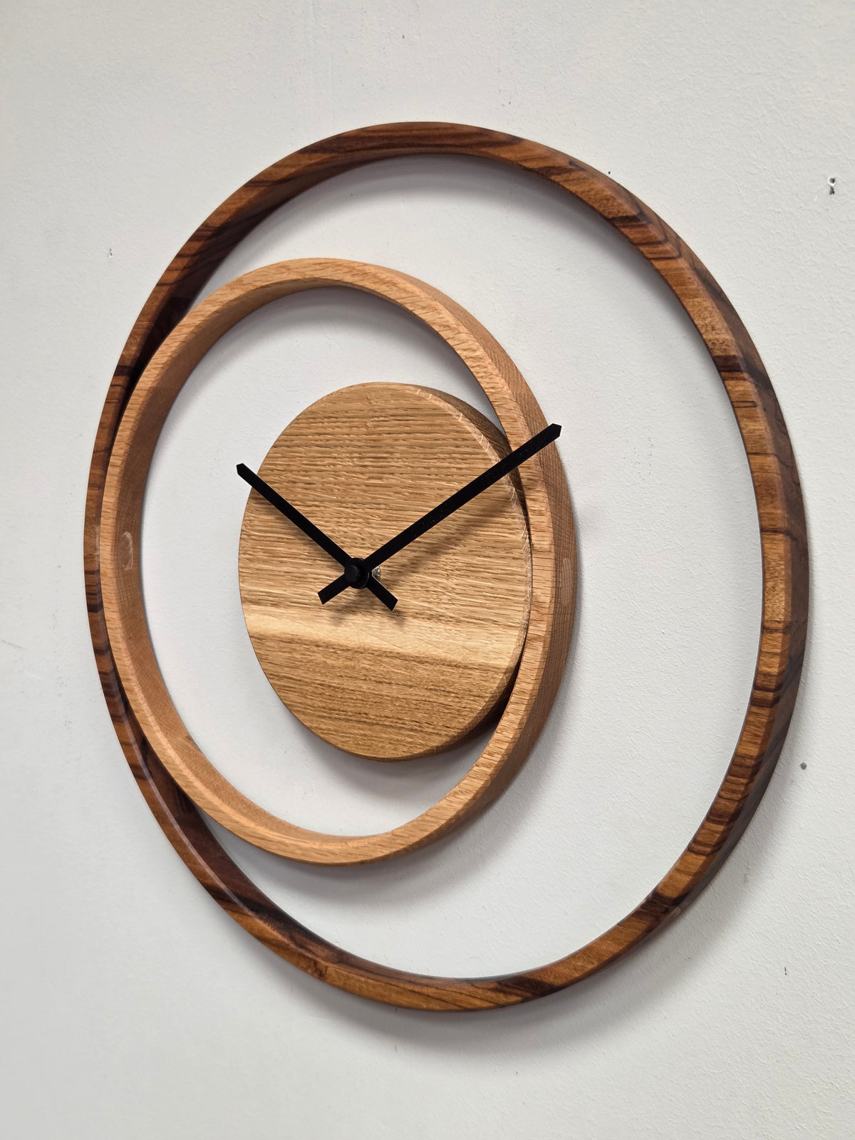 Collezione EXCENTRICA - Orologi da parete eccentrici