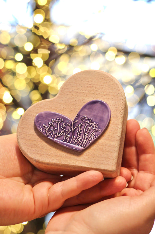 Cuore in legnoe ceramica lilla