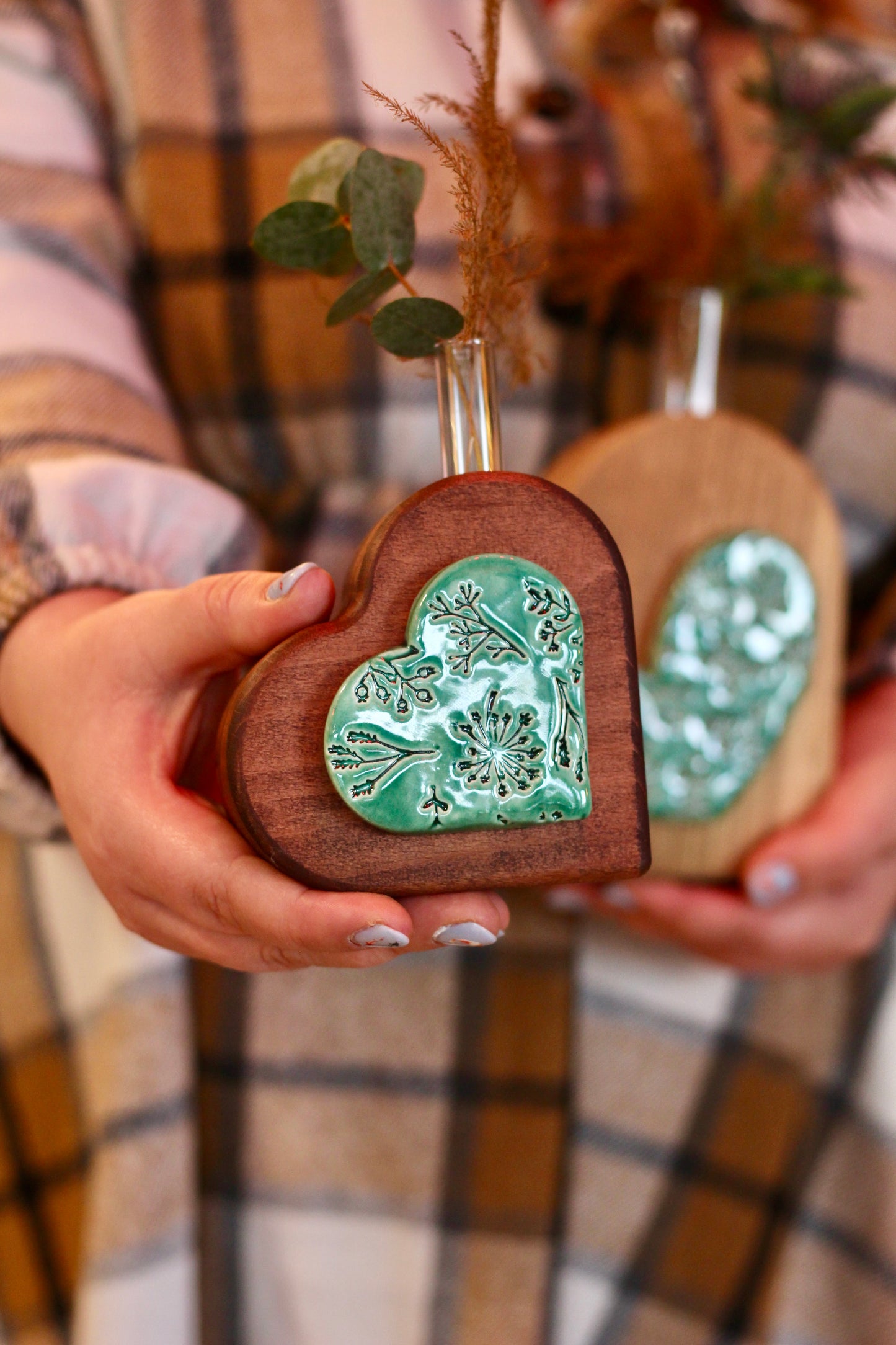 Cuoricino rosso con ceramica verde