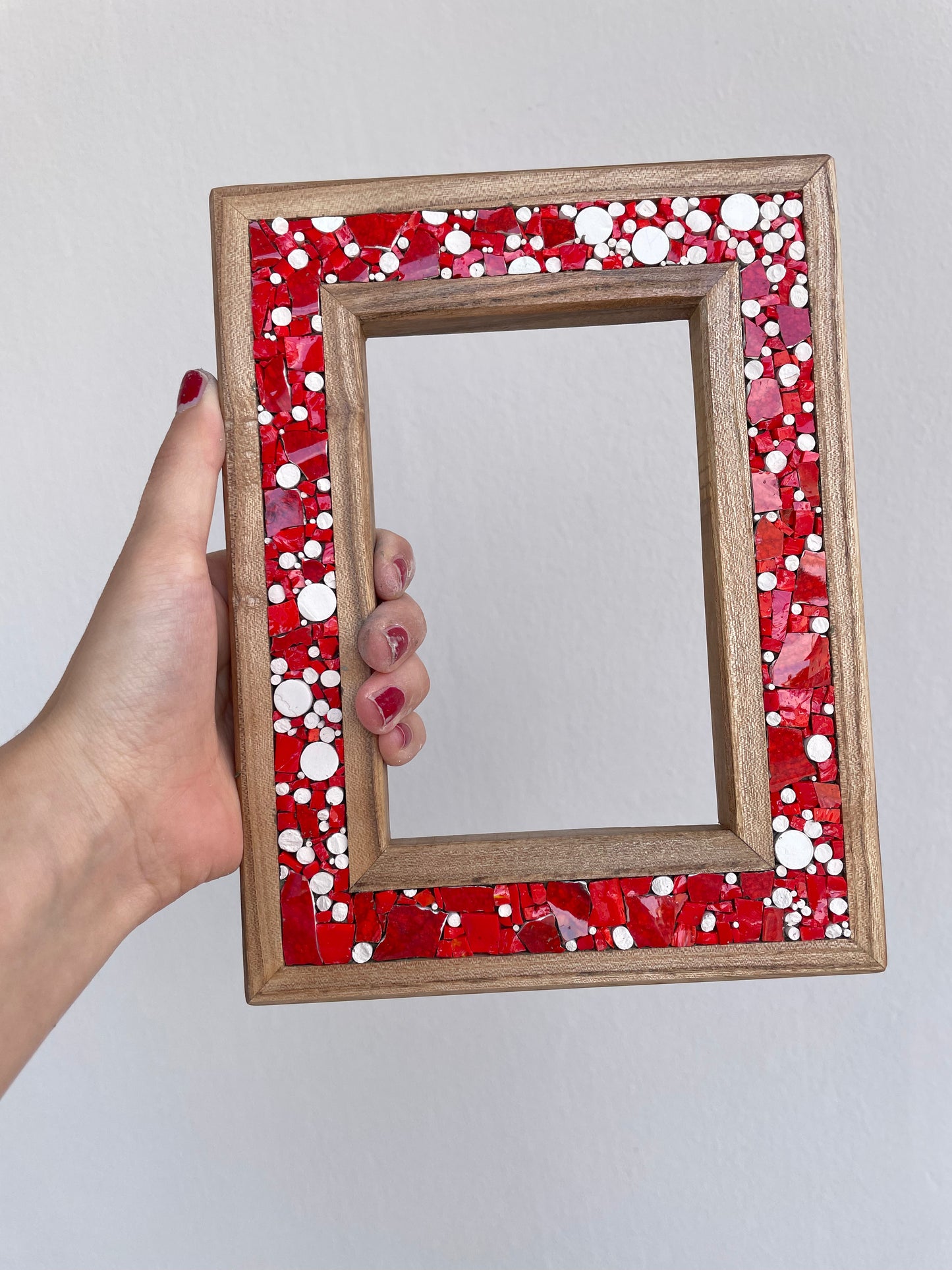 Cornice portafoto in legno e mosaico