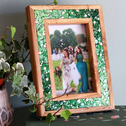 Cornice portafoto in legno e mosaico